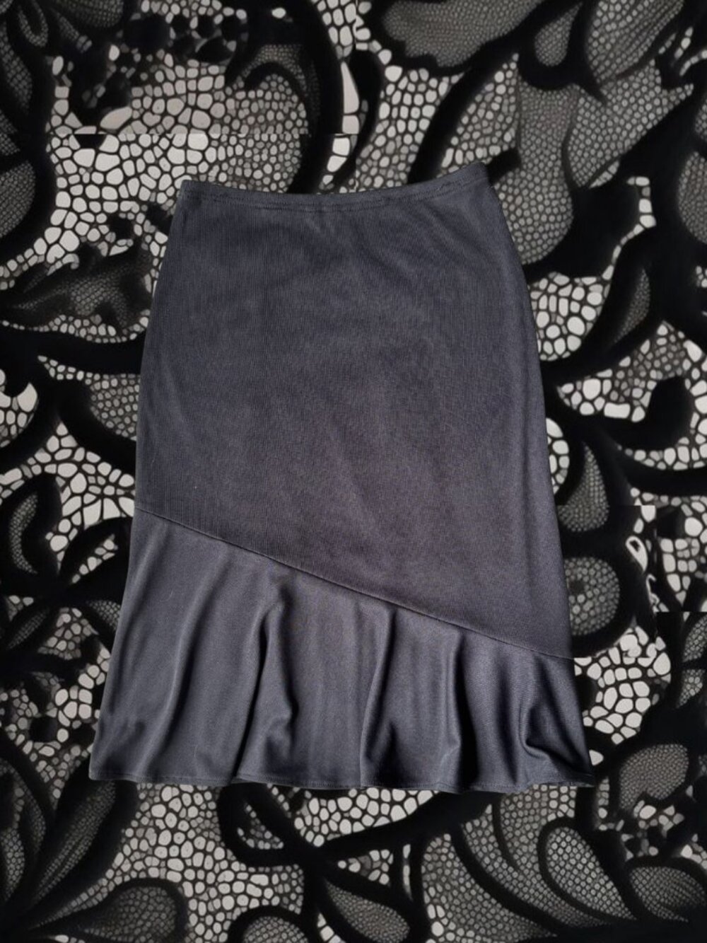 Vintage Express Black Midi Skirt Y2K Low Rise Stretch Flare Hem